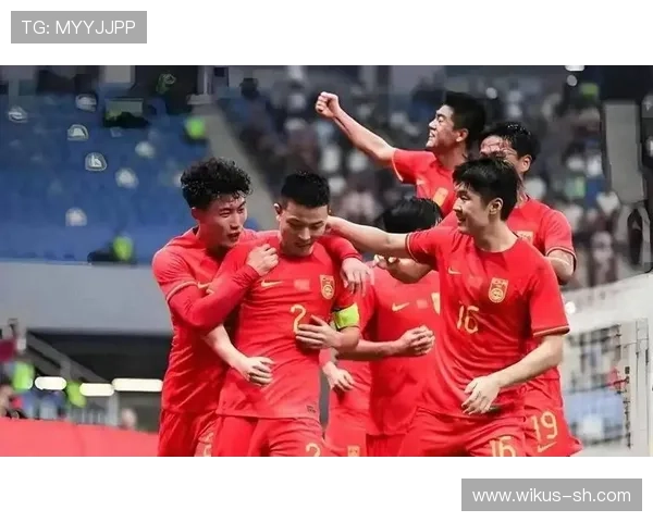 中国足球队迎战强敌备战世界杯预选赛 新帅策略初见成效球迷期待突破