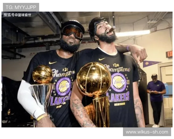 湖人队季前赛表现强势 詹姆斯与戴维斯联手助力球队胜利