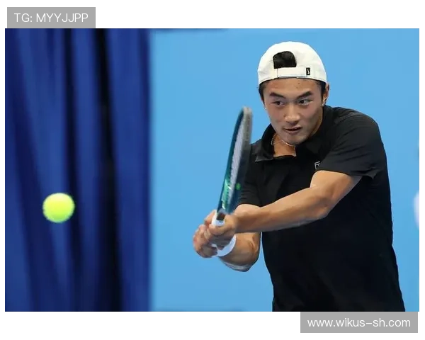 网球赛事激烈角逐 各大选手表现亮眼 新一轮排名变化引发关注