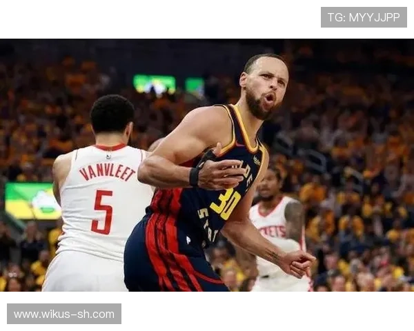 詹姆斯率湖人逆转勇士 库里末节三分失准季后赛形势再起波澜