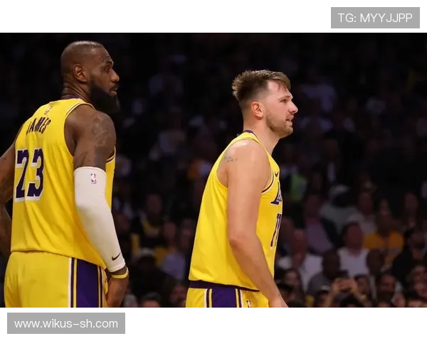 NBA最新动态：詹姆斯复出状态神勇 勇士与太阳激烈争夺西部前四席位