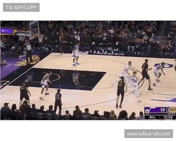 湖人队近期动态:詹姆斯伤势恢复进展 安东尼戴维斯表现亮眼 展望新赛季目标